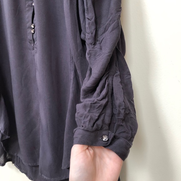 Maeve Anthropologie Gray Ruched Sleeve Blouse M - Picture 4 of 7